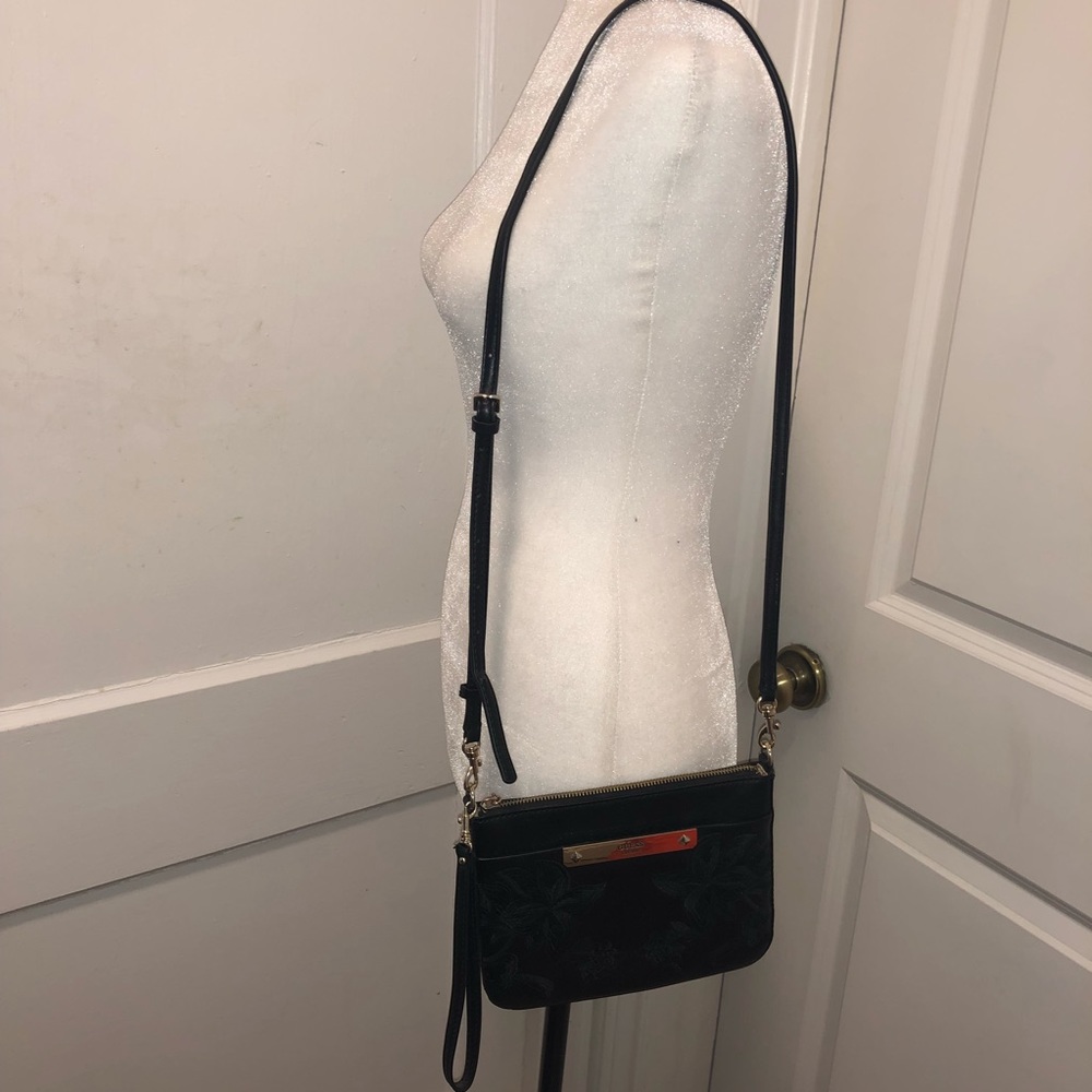 Guess shoulder bag cross body shoulder bag purse
